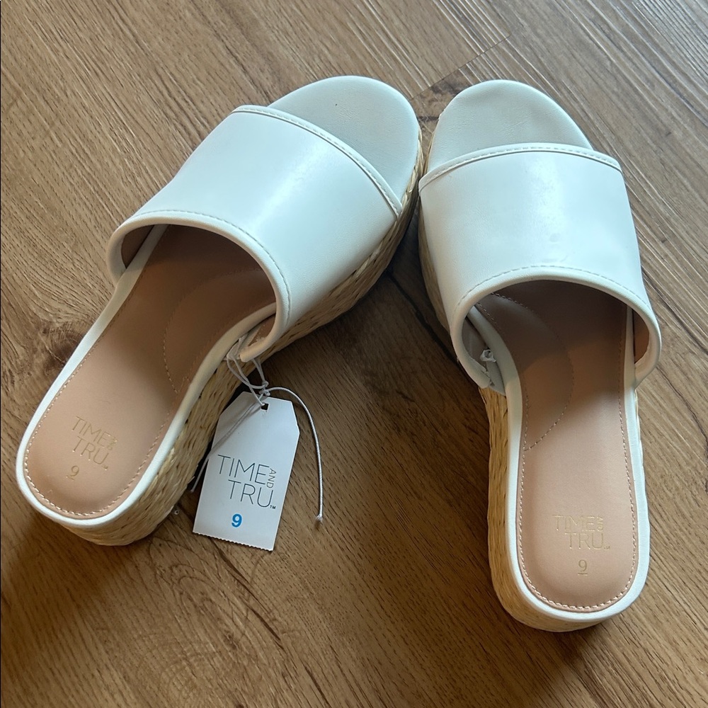 Time and Tru Women's Cream Wedge Slides